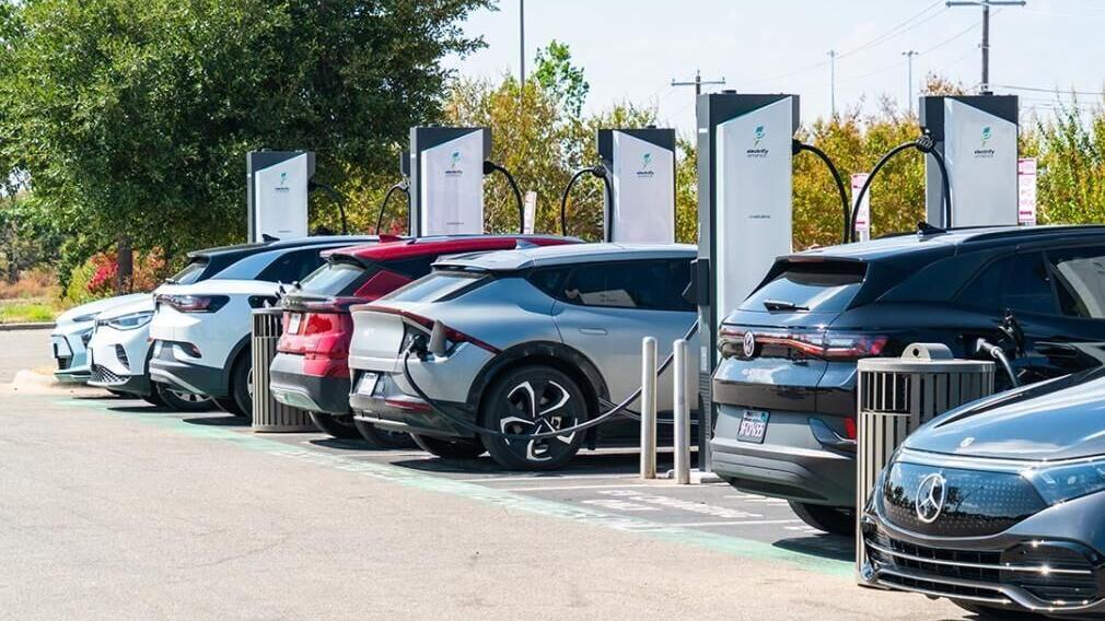 How to find free EV charging stations